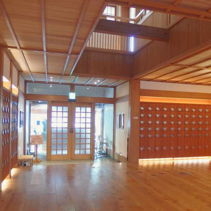 Kusatsu Onsen Gozanoyu lobby