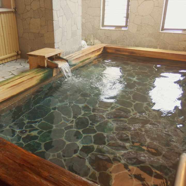 横浜天然温泉くさつ桧風呂