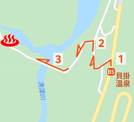 新潟県貝掛温泉館の地図とバス停