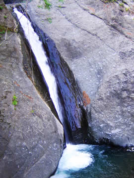 Oyanagawa Gorge Amanbuchi Falls