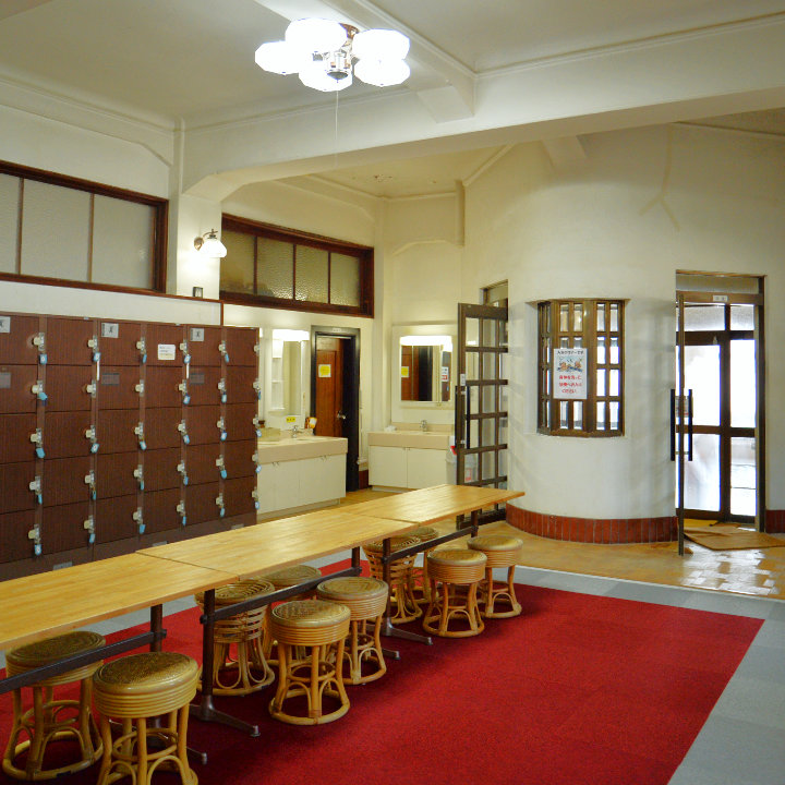 上諏訪温泉片倉館脱衣所