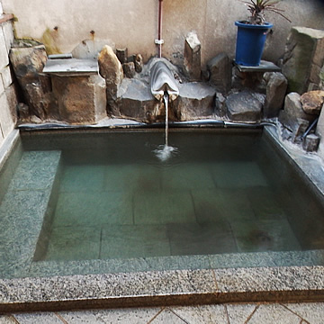 Yusen House Koyu open-air bath, Shimosuwa Onsen